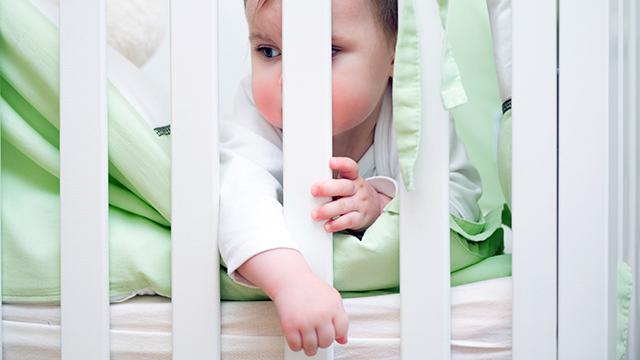 baby græder om natten